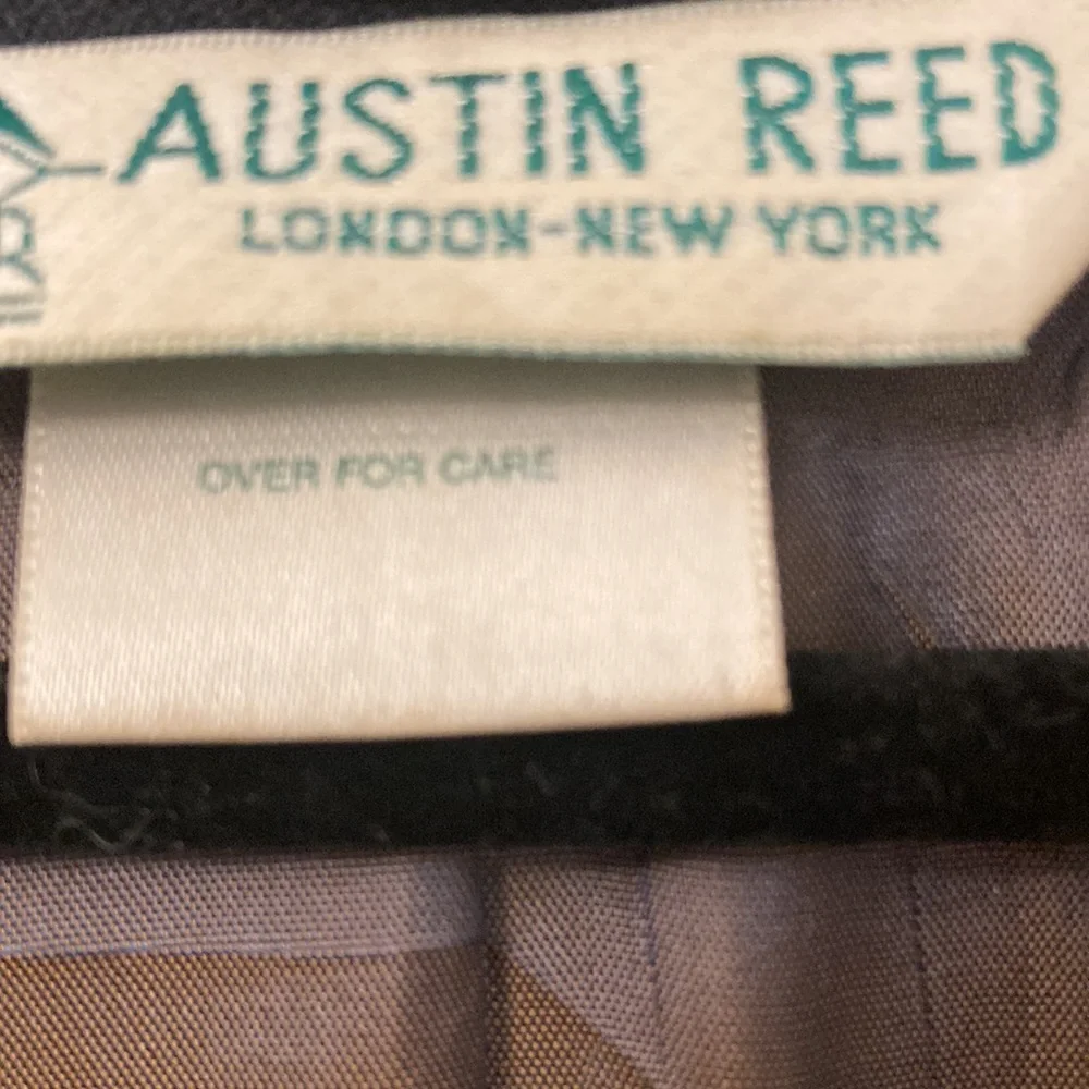 Navy blue Austin Reed jacket - Picture 2 of 7